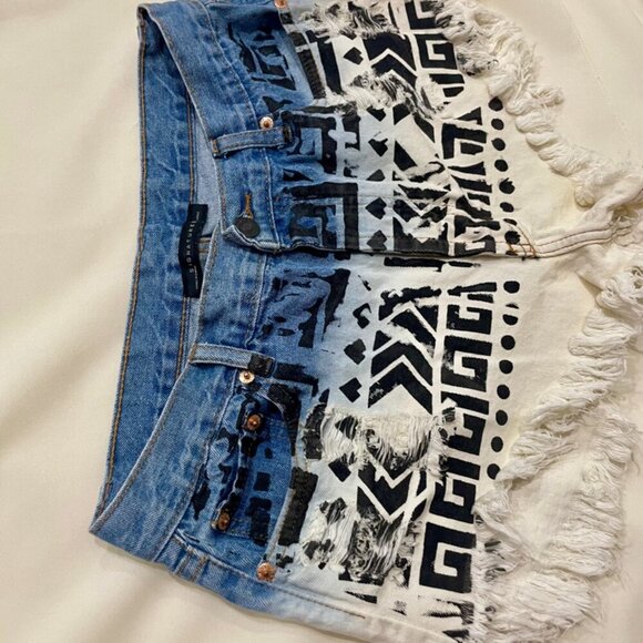 SIGNATURE 8 AZTEC DISTRESSED SHORTS SIZE LARGE - Picture 9 of 13